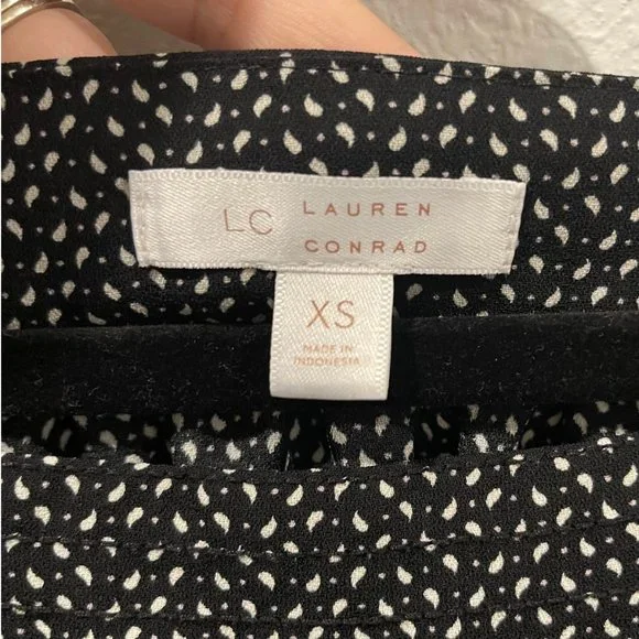 LC LAUREN CONRAD Black And White Long Sleeve Blouse - Picture 2 of 4